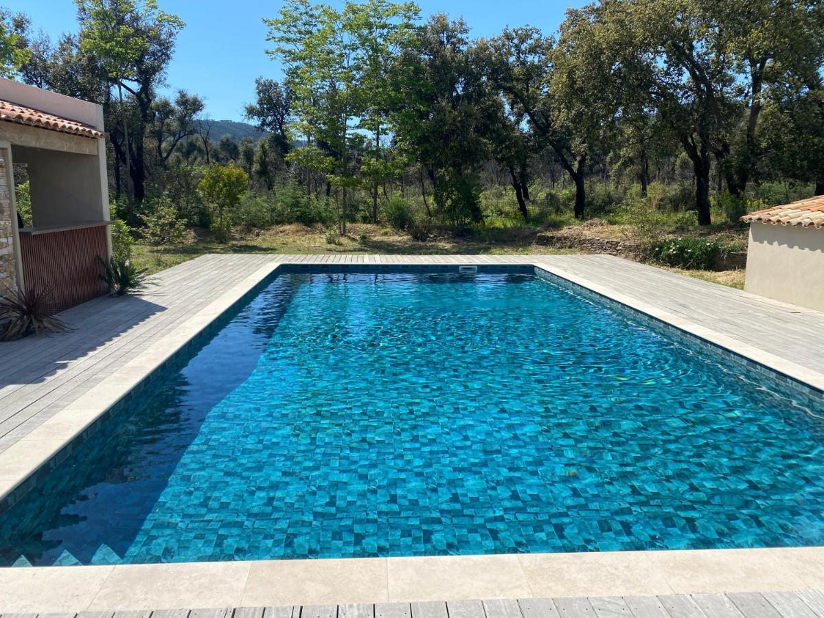 Magnifique Villa Avec Piscine Au Coeur Des Vignes Cogolin Exterior photo